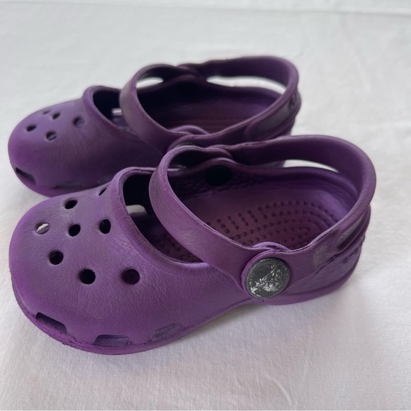 Little Girls Purple CROCS size 4/5 youth - Picture 3 of 9